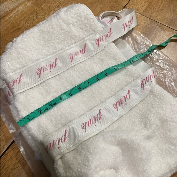 Beautiful Victoria secret bag new! - Picture 6 of 6